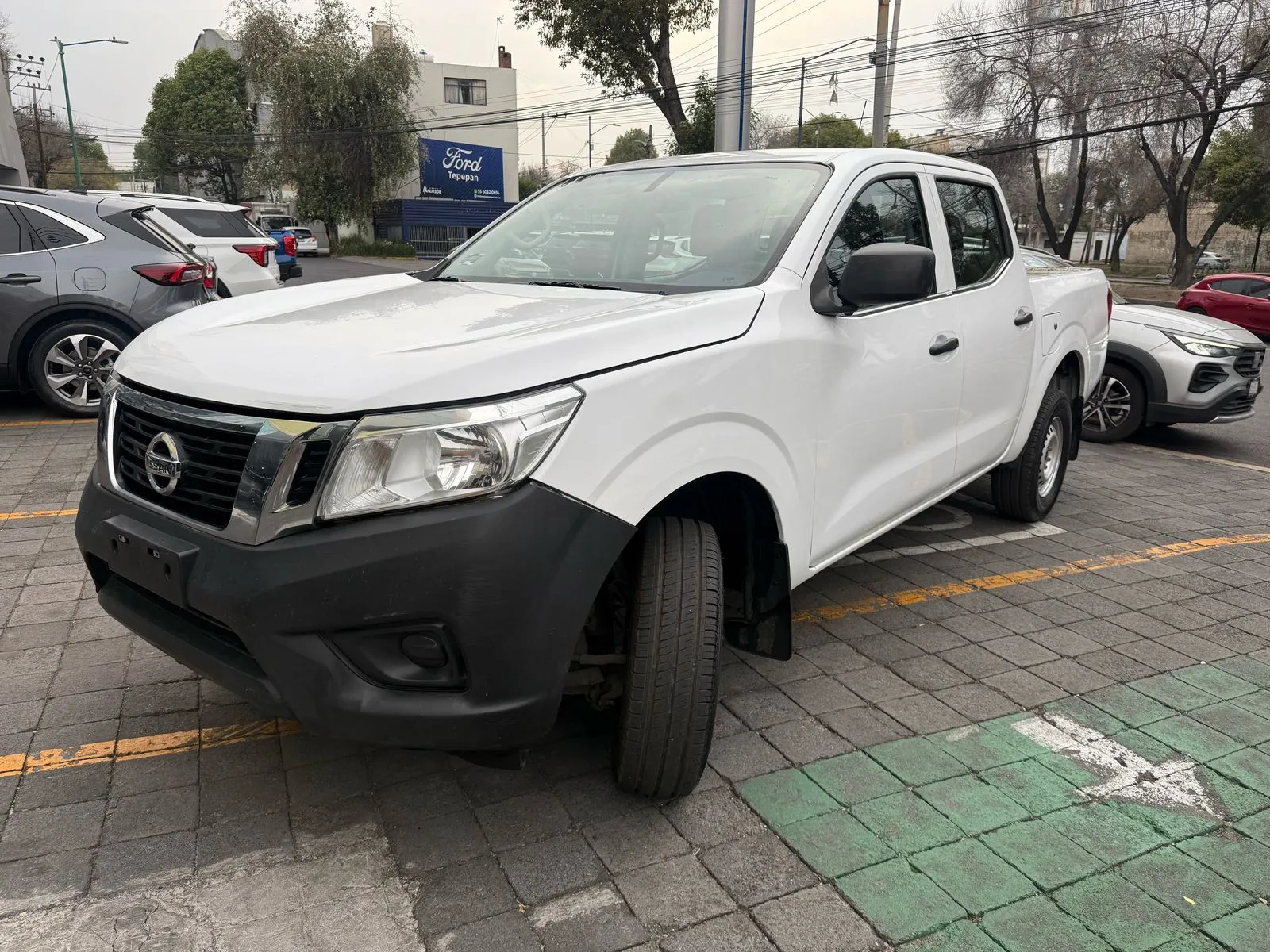 Nissan Np300 2020