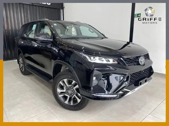 Toyota Hilux Sw4 2.8 D-4d Turbo Diesel Diamond 7l 4x4 Automá