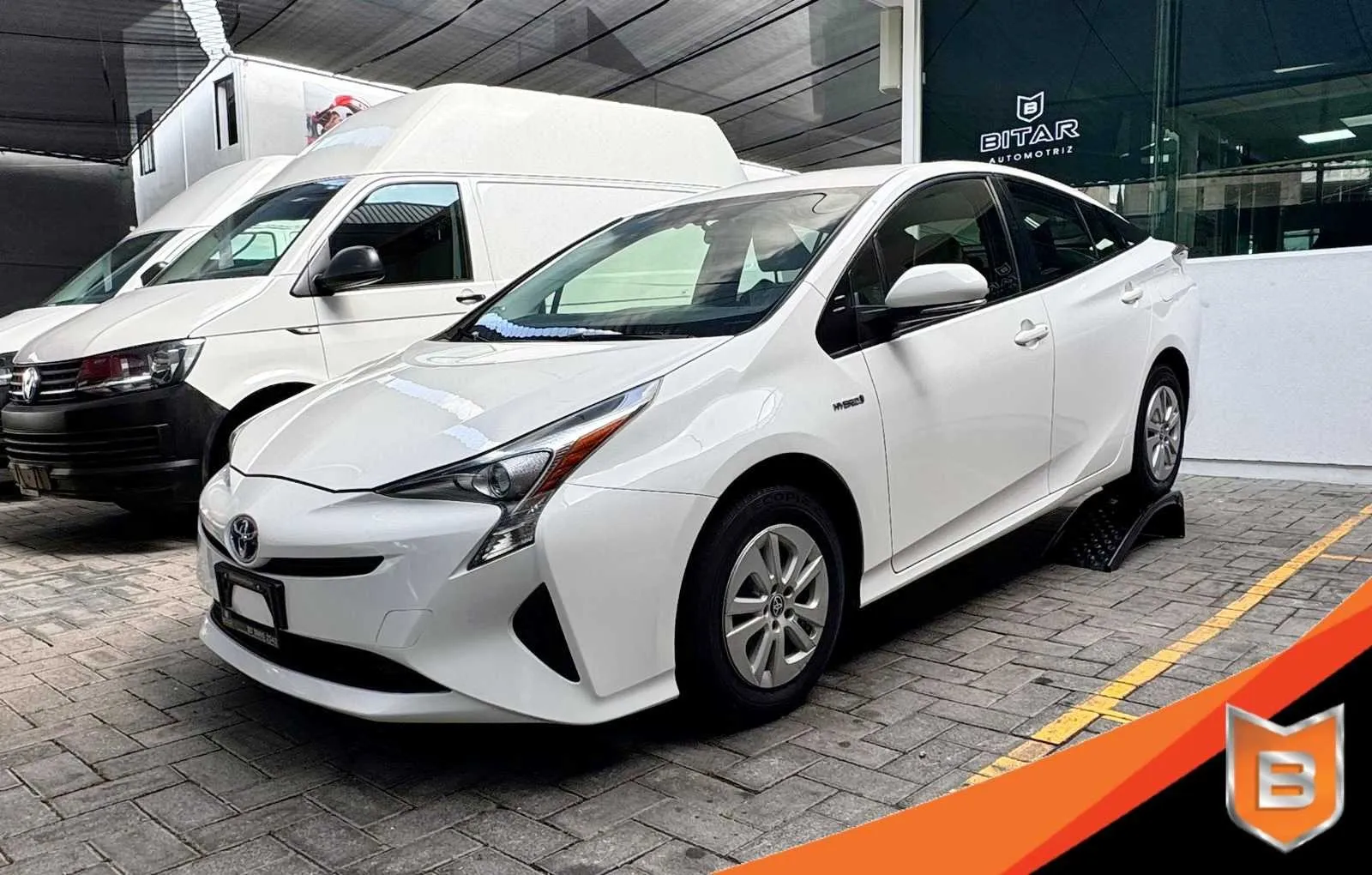 Toyota Prius 1.8 Base Cvt