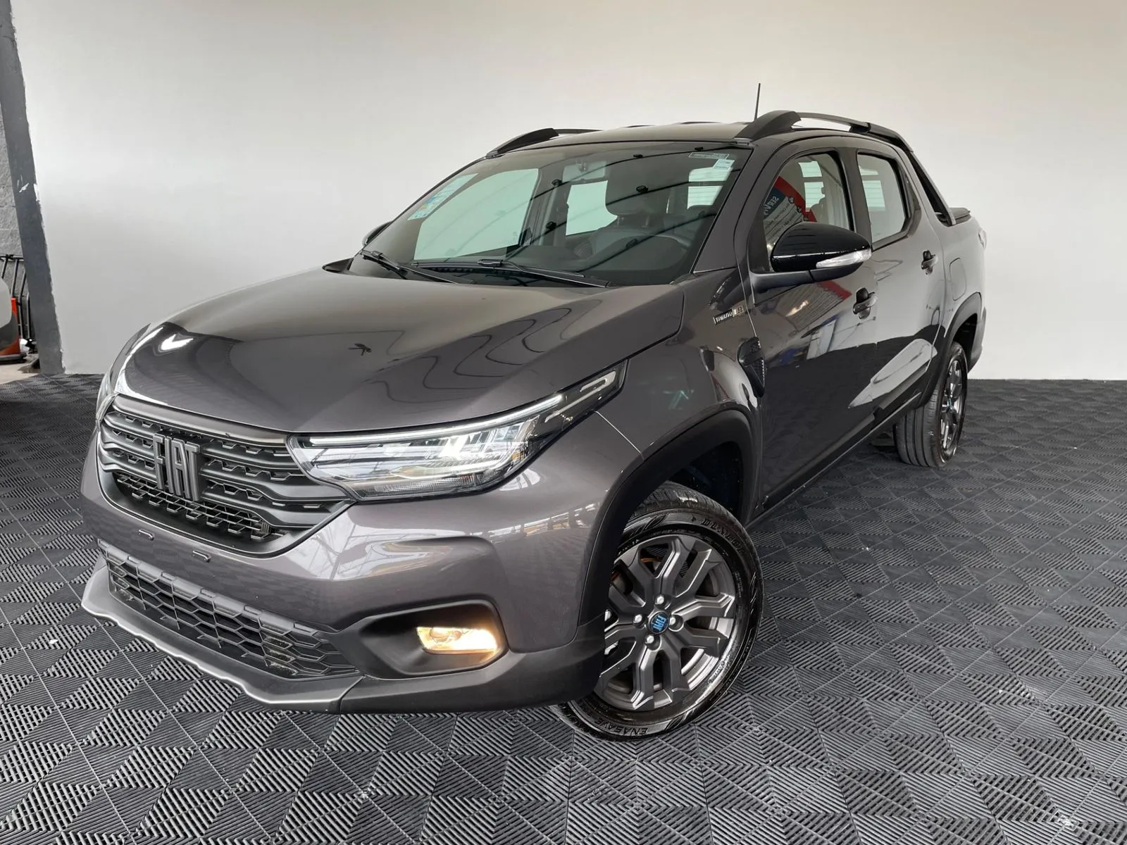 Fiat Strada Volc.tributo 125 1.3 Flex Cd Aut. 2024/2025