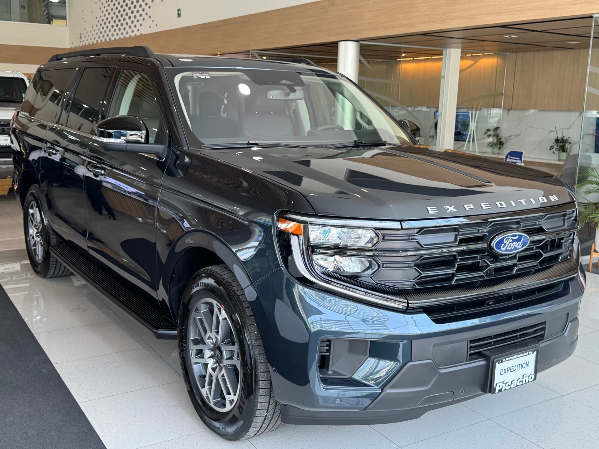 Expedition Active Max 4x2