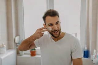 Rutina de cuidado facial para piel grasa: consejos y productos recomendados