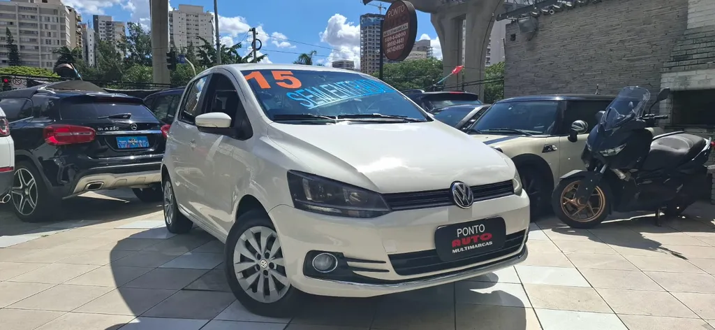 Volkswagen Fox Comfortline 1.0 Flex 2015