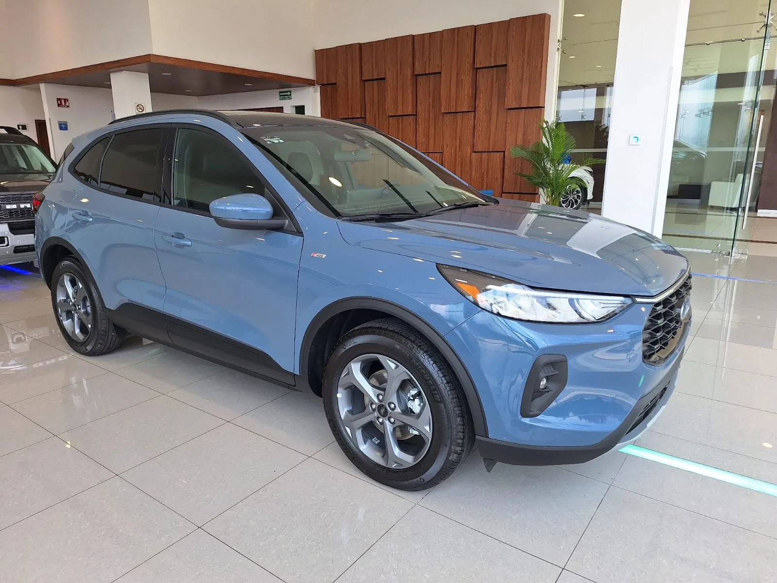 Ford Escape St-line Select  Hybrid 