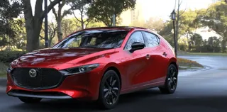 mazda-3-2026-hatchback-color-rojo