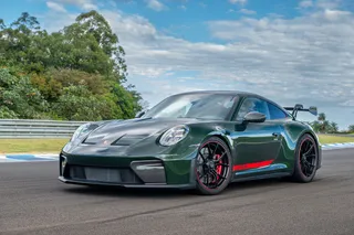 O GT3 permanece como a opção mais radical da linha para uso em pista