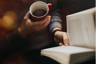 Libro y café