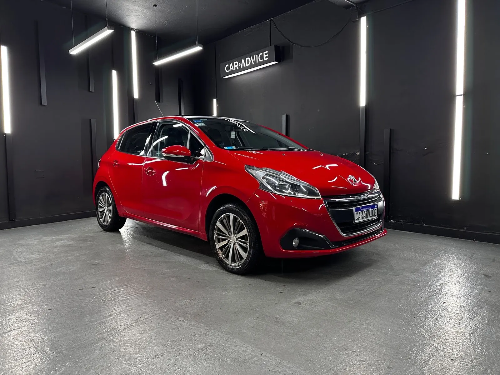 Peugeot 208 1.6 Feline L16