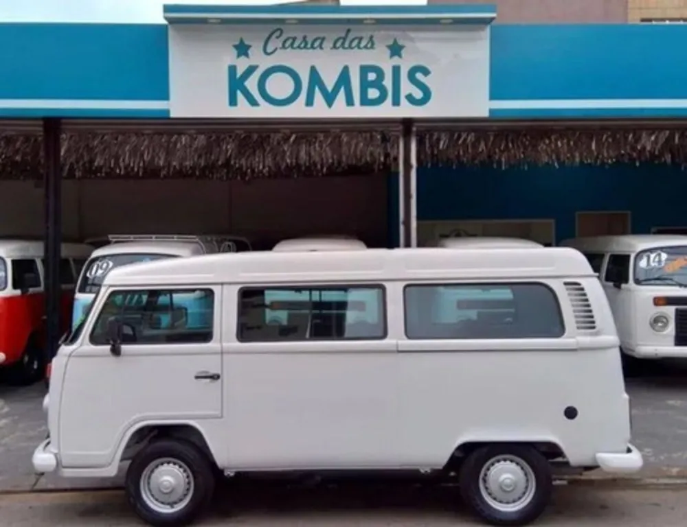 Volkswagen Kombi 1.4 Standard Total Flex 3p