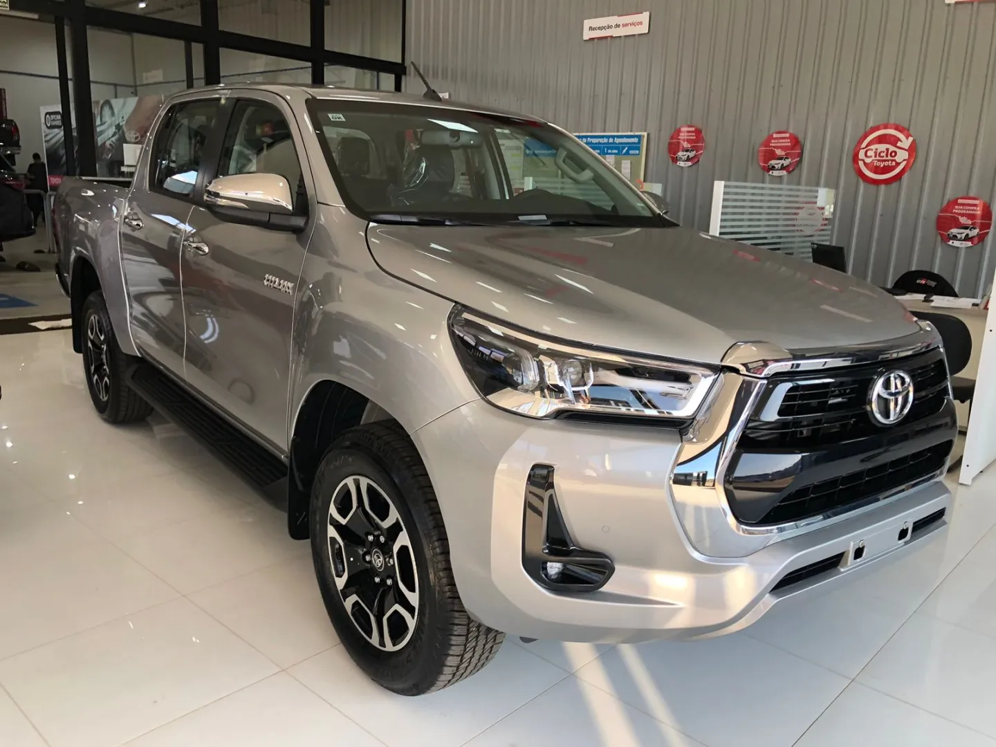 Toyota Hilux 2.8 D-4d Turbo Diesel Cd Srv 4x4 Automático