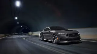 Ford Mustang Dark Horse 2026 vista de frente.