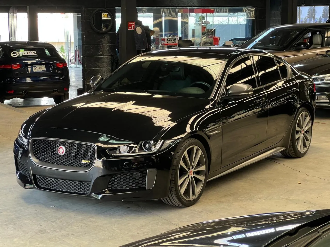 Jaguar Xe 300 Sport