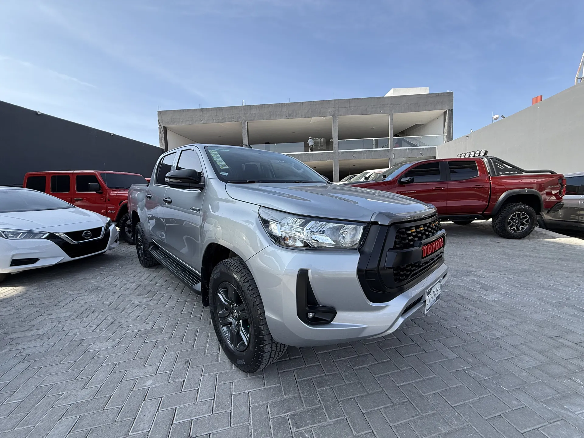 Toyota Hilux 2.7 Cabina Doble Sr Mt
