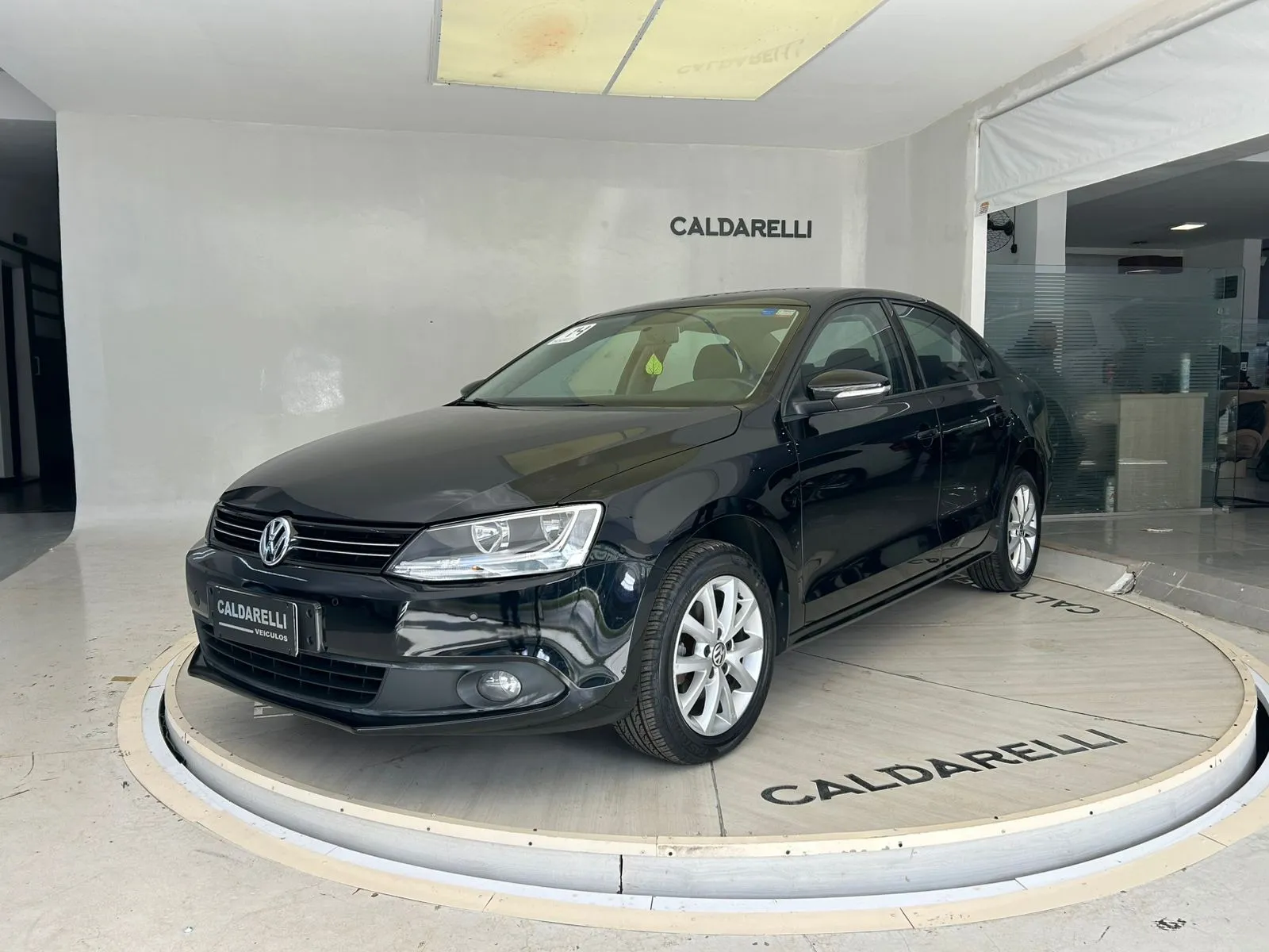Volkswagen Jetta 2.0 Comfortline Flex 4p Automática