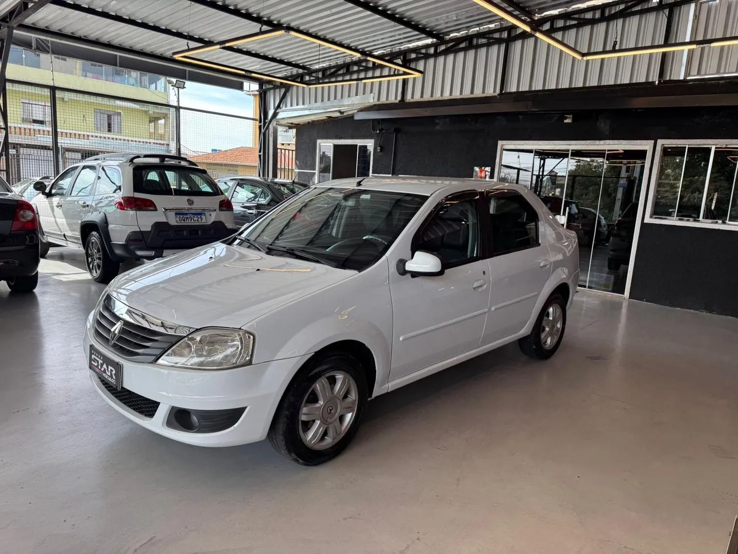 Renault Logan Exp 16 2011