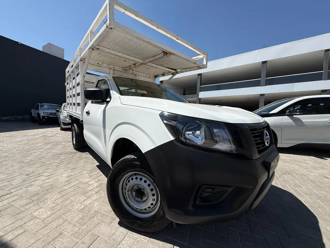 Nissan Np300 2.5 Estacas Dh Aa Pack Seg Mt