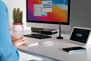 mulher usando computador