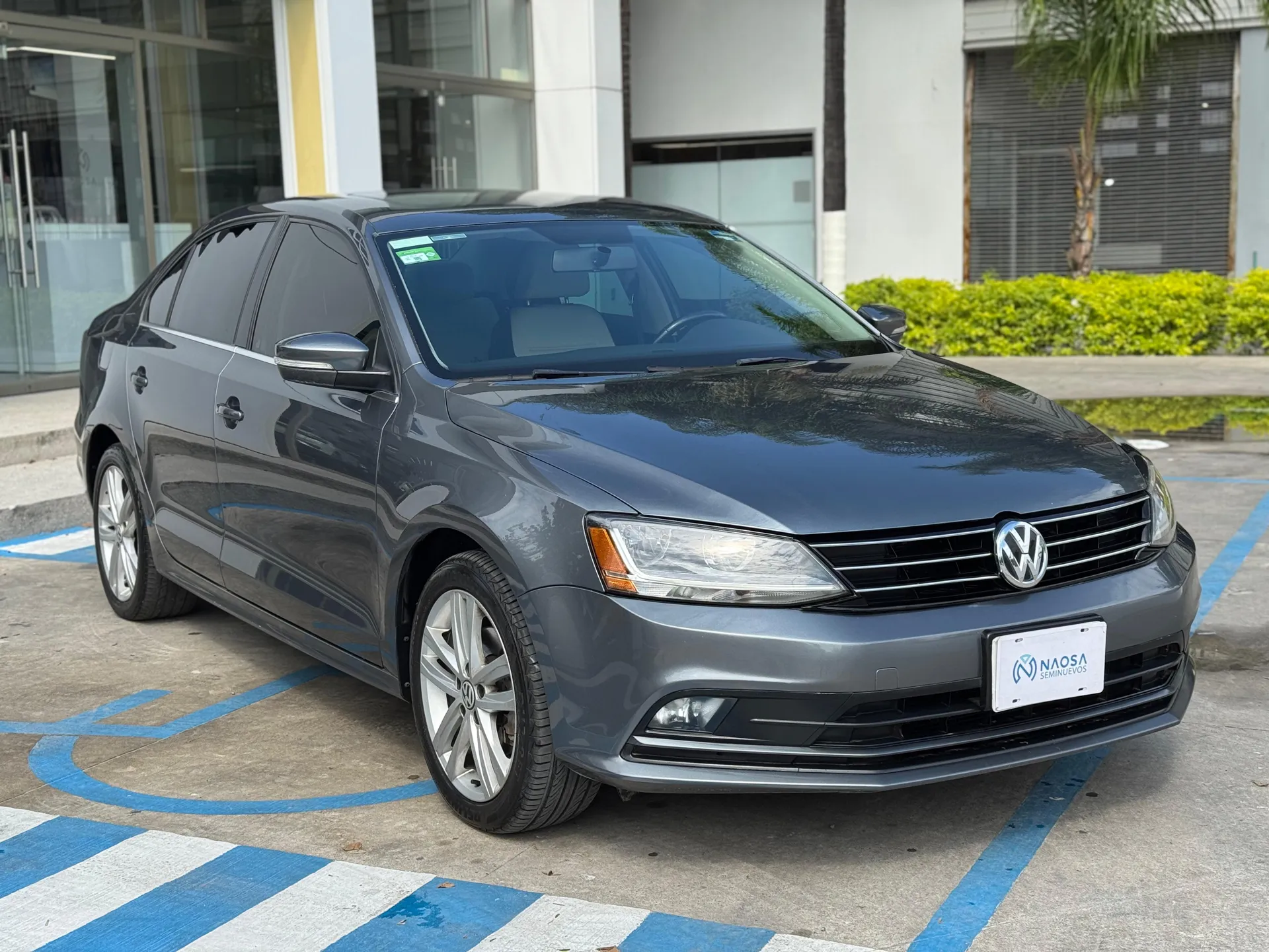 Volkswagen Jetta 2.5 Sportline Tiptronic At
