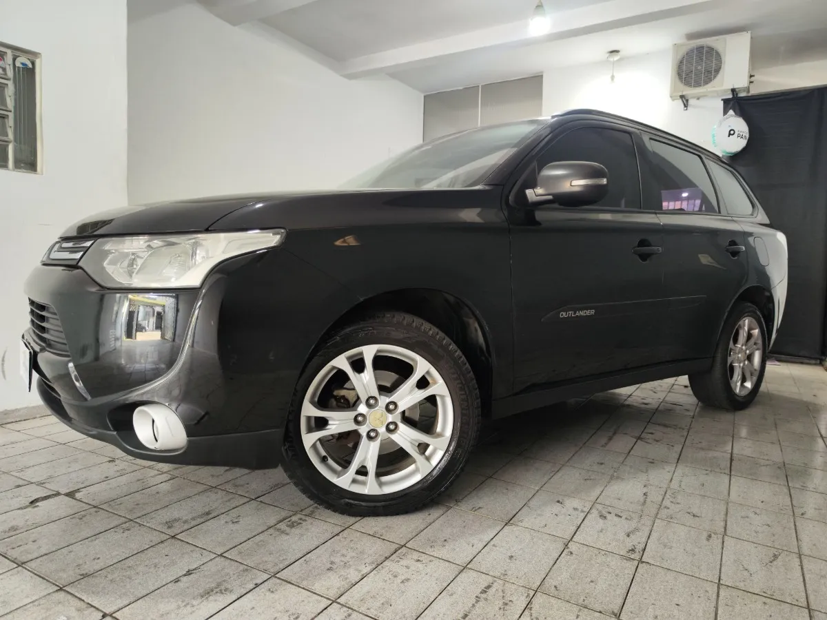 Mitsubishi Outlander 2015 2.0 5 Lugares