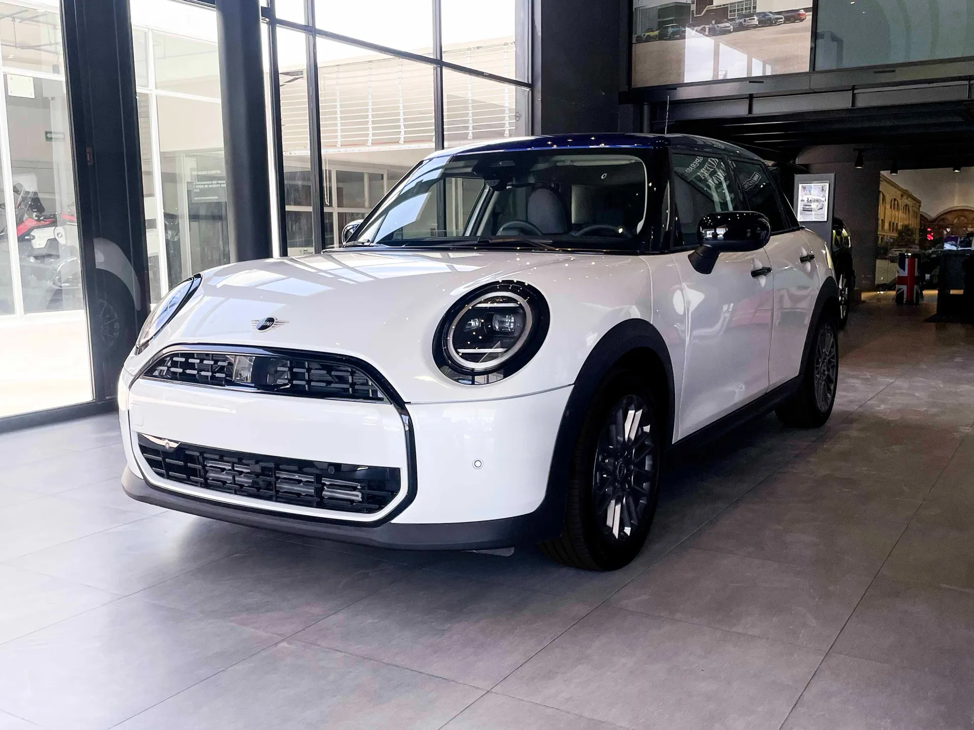 Mini Cooper 1.5 C At 5p