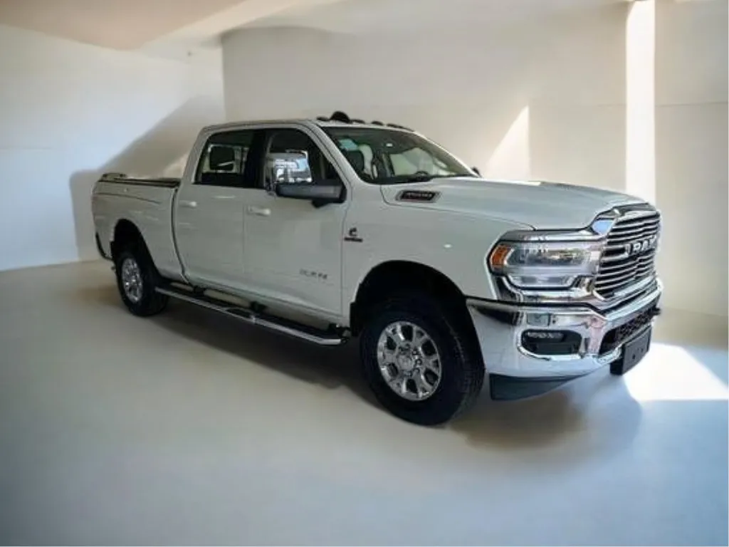 Ram 3500 6.7 I6 Turbo Diesel Laramie Cd 4x4 Automático