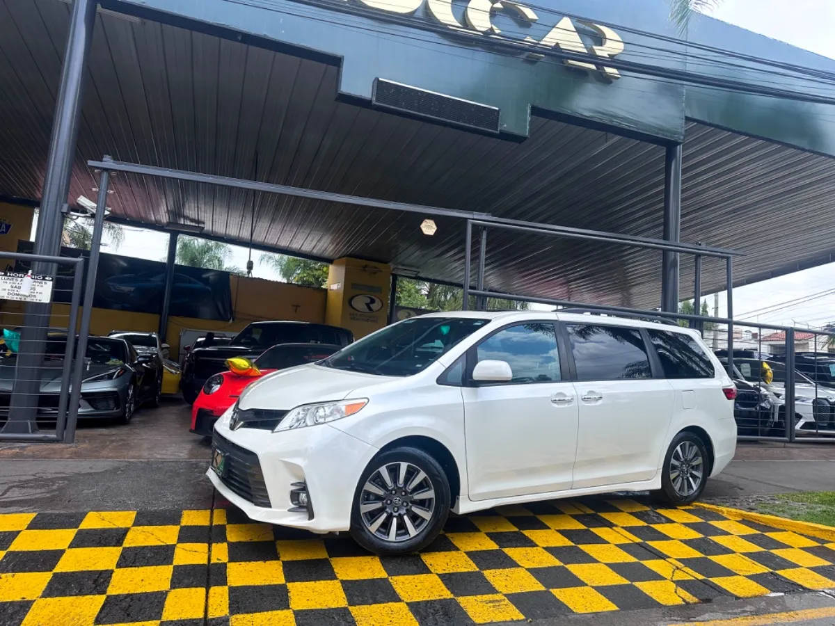 Toyota Sienna Xle Piel 2018 