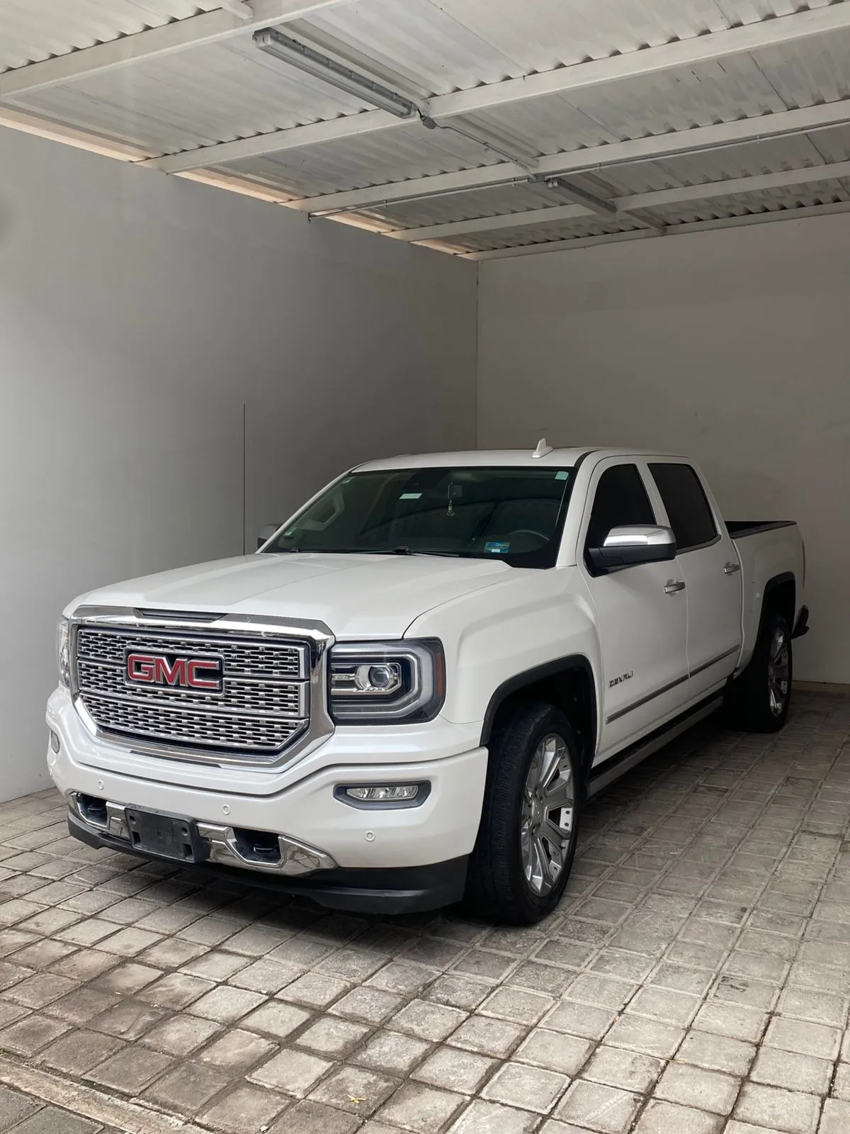 Gmc Sierra 6.2 Denali Dvd At