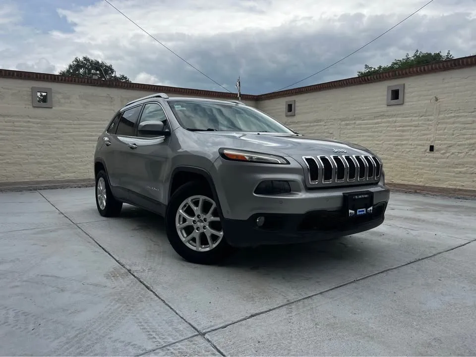 Jeep Cherokee 2.4 Latitude Mt
