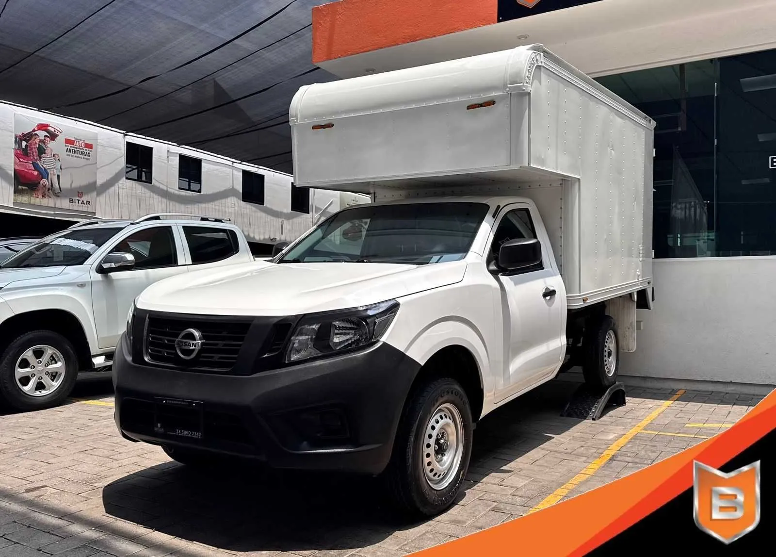 Nissan Np300 Caja Seca 2018 Blanco #6227
