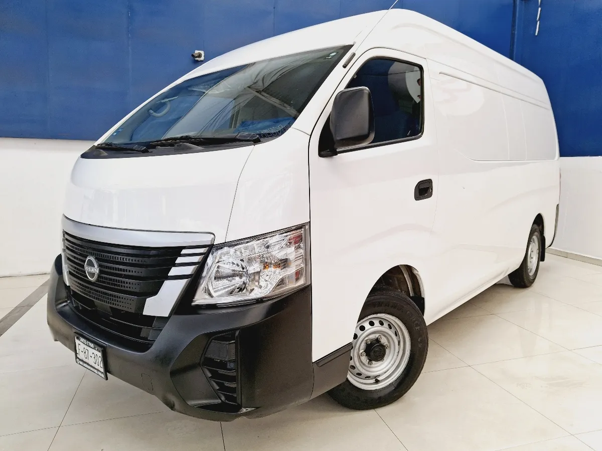 Nissan  Urvan  Panel 2023
