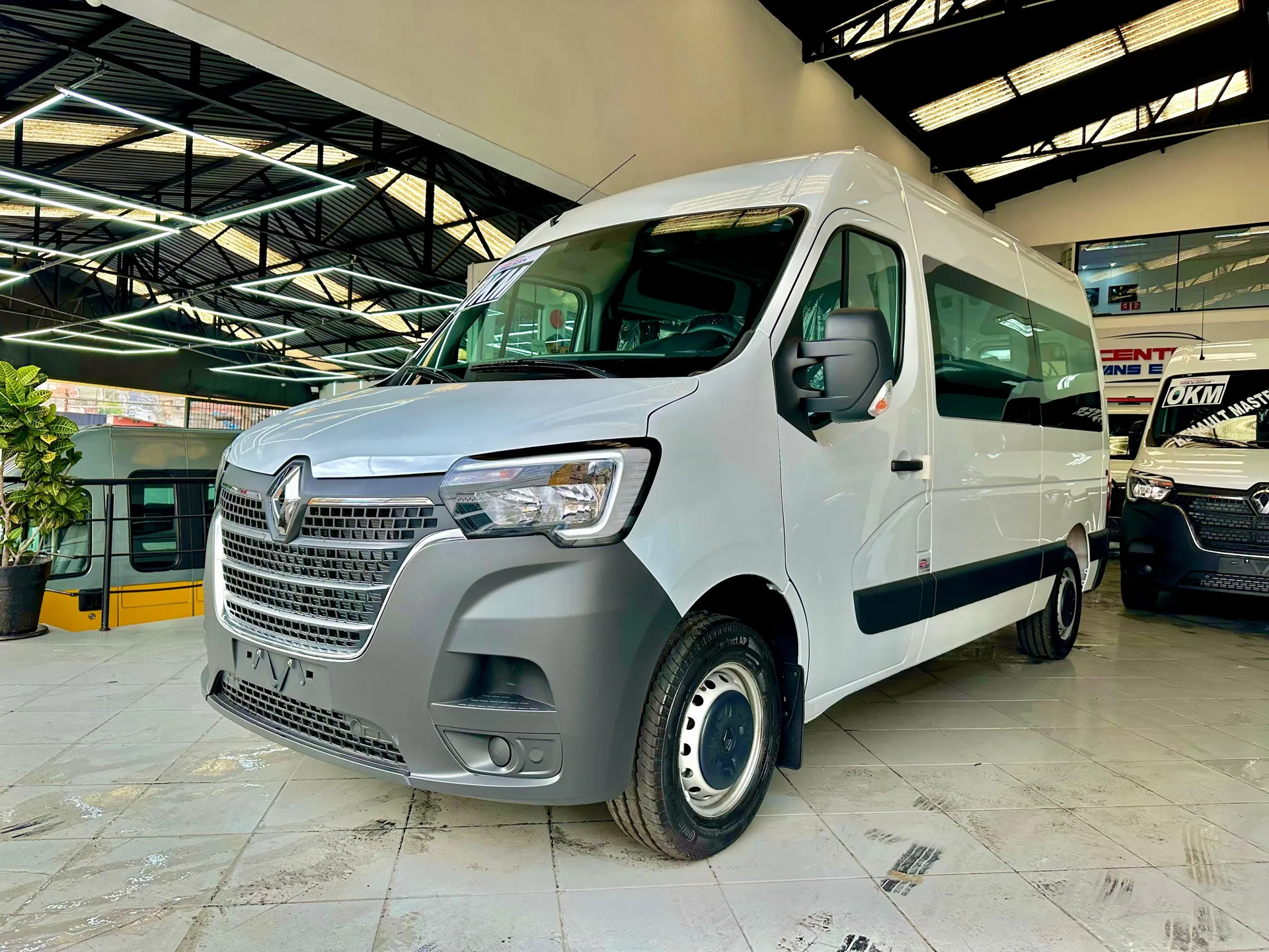 Renault Master 16 Lugares L2h2 2026
