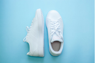 Tenis casuales blancos