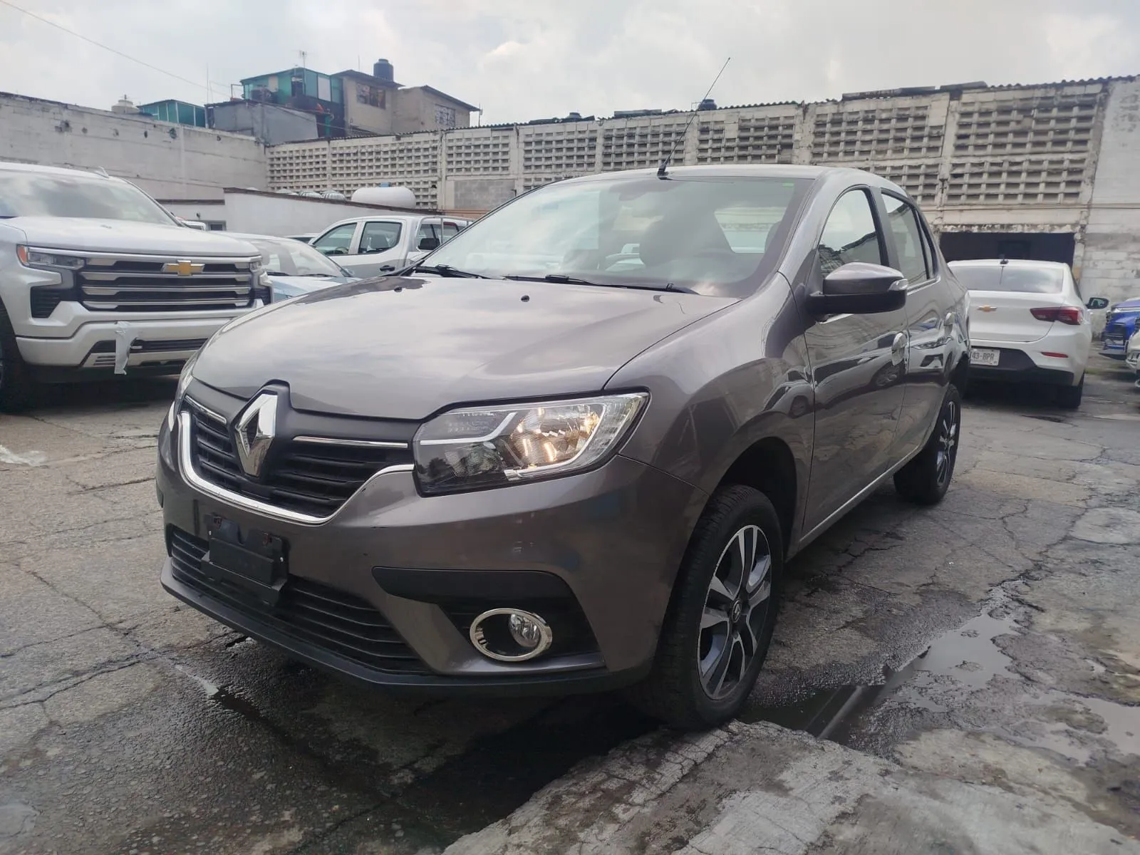 Renault Logan 2024