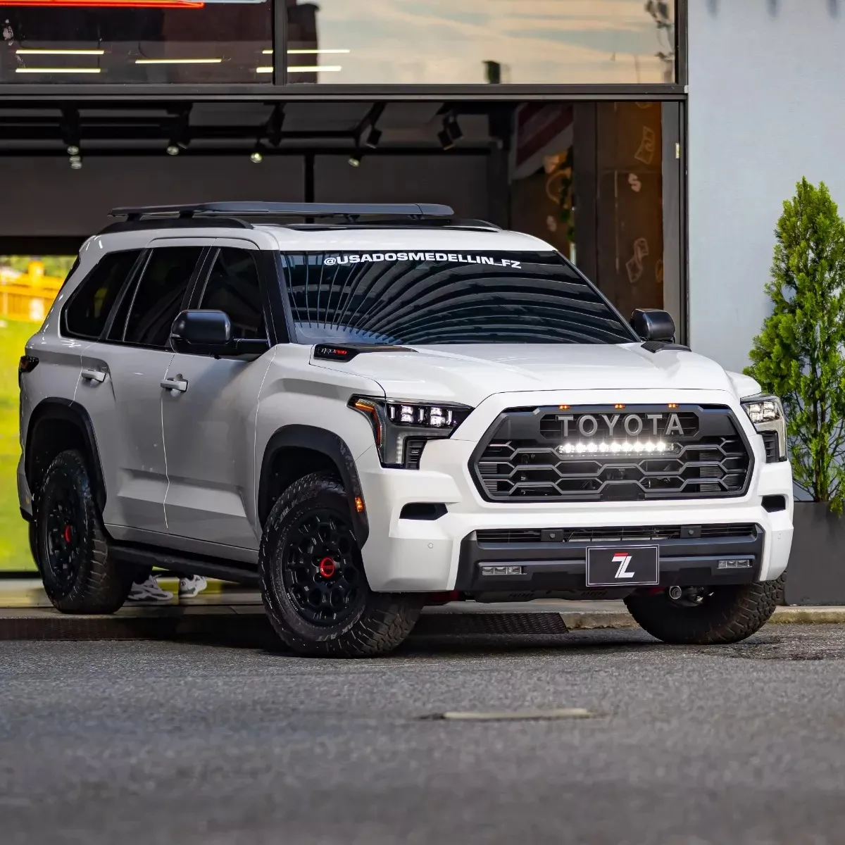 Toyota Sequoia Trd Pro White 3.5
