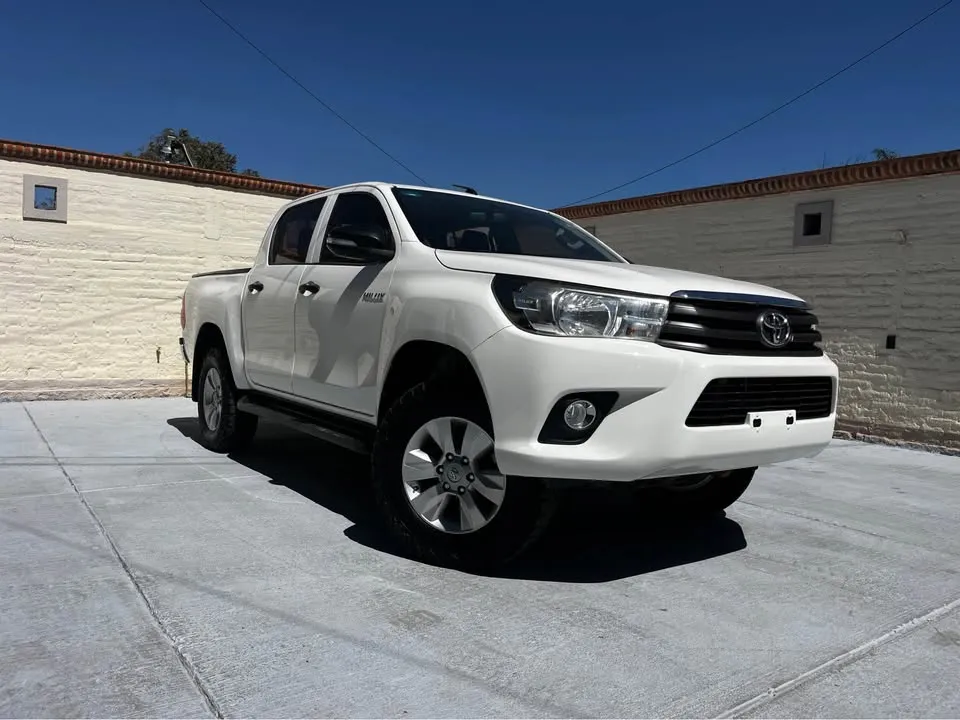 Toyota Hilux 2.7 Cabina Doble Sr Mt