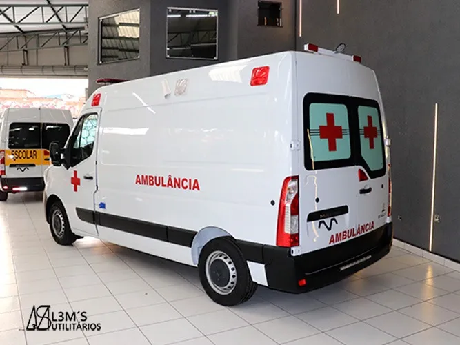Renault Master 2.3 Dci Uti Móvel 2026 Diesel - Ambulância 