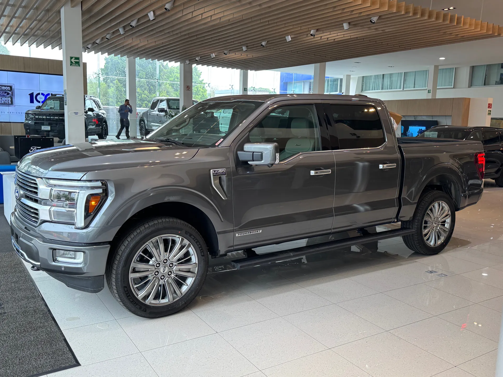 Ford Lobo 3.5 V6 Hev Platinum Plus 4x4 At