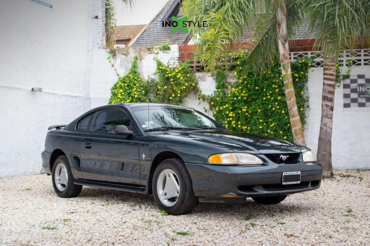 Ford  Mustang V6 3.8