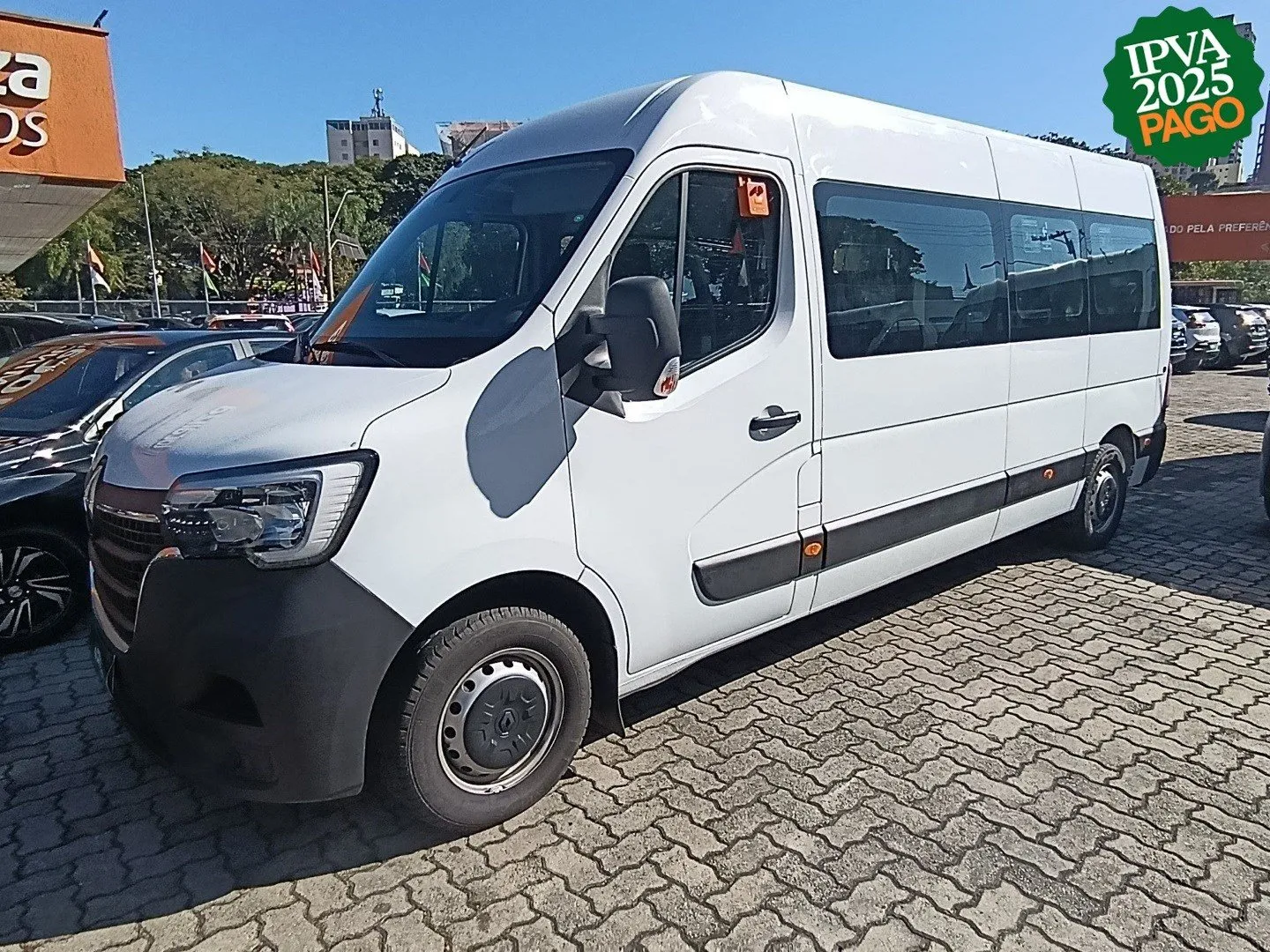 Renault Master 2.3 Dci Diesel Minibus Executive 16l L3h2 3p 