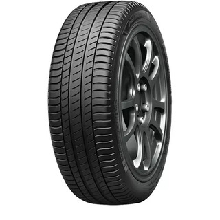 Alt: pneu preto com calota cinza