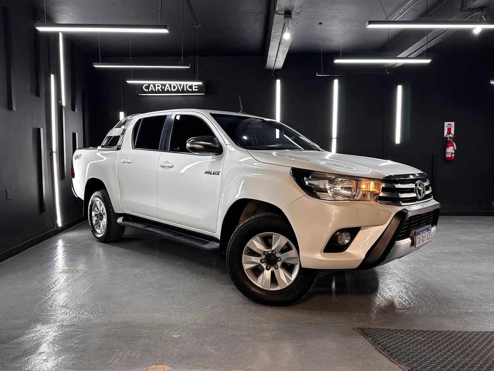 Toyota Hilux 2.8 Tdi 4x4 Dc Srv At6 L16