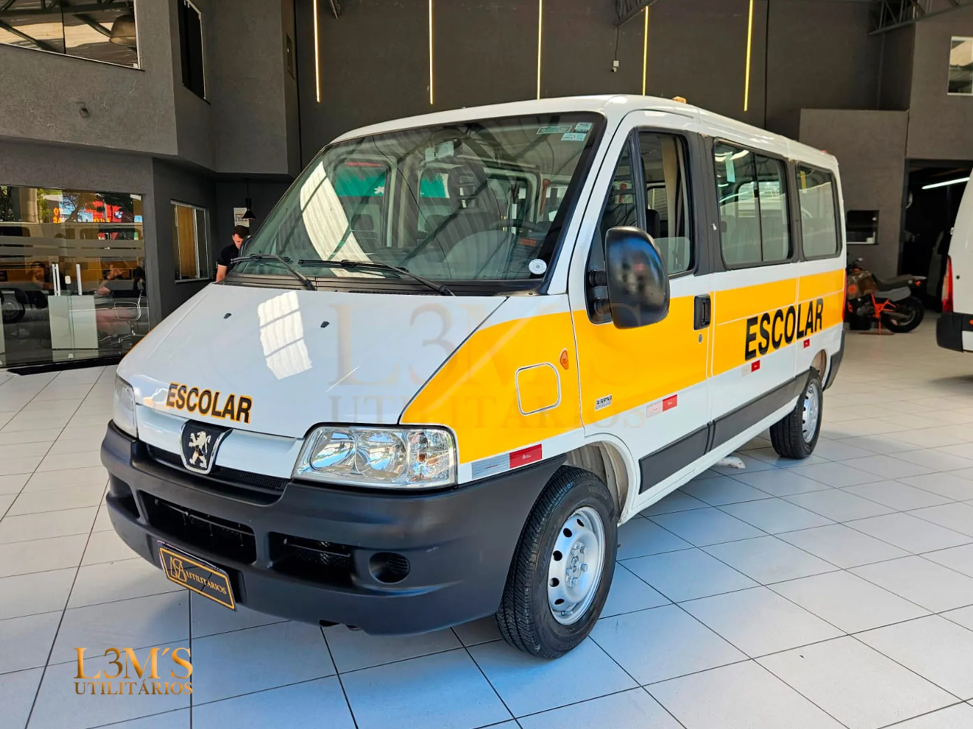 Peugeot Boxer Minibus 2.3 Hdi 330m Médio 15l 5p