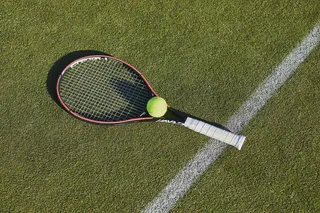 Elige la raqueta de tenis adecuada: guía completa para encontrar la ideal.