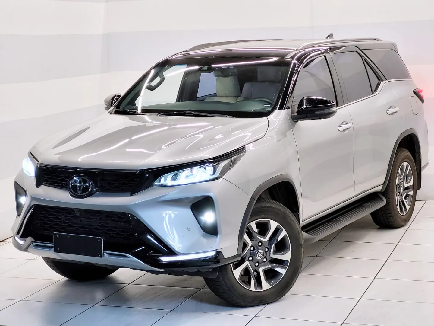 Toyota Hilux Sw4 2.8 D-4d Turbo Diesel Diamond 7l 4x4 Automá