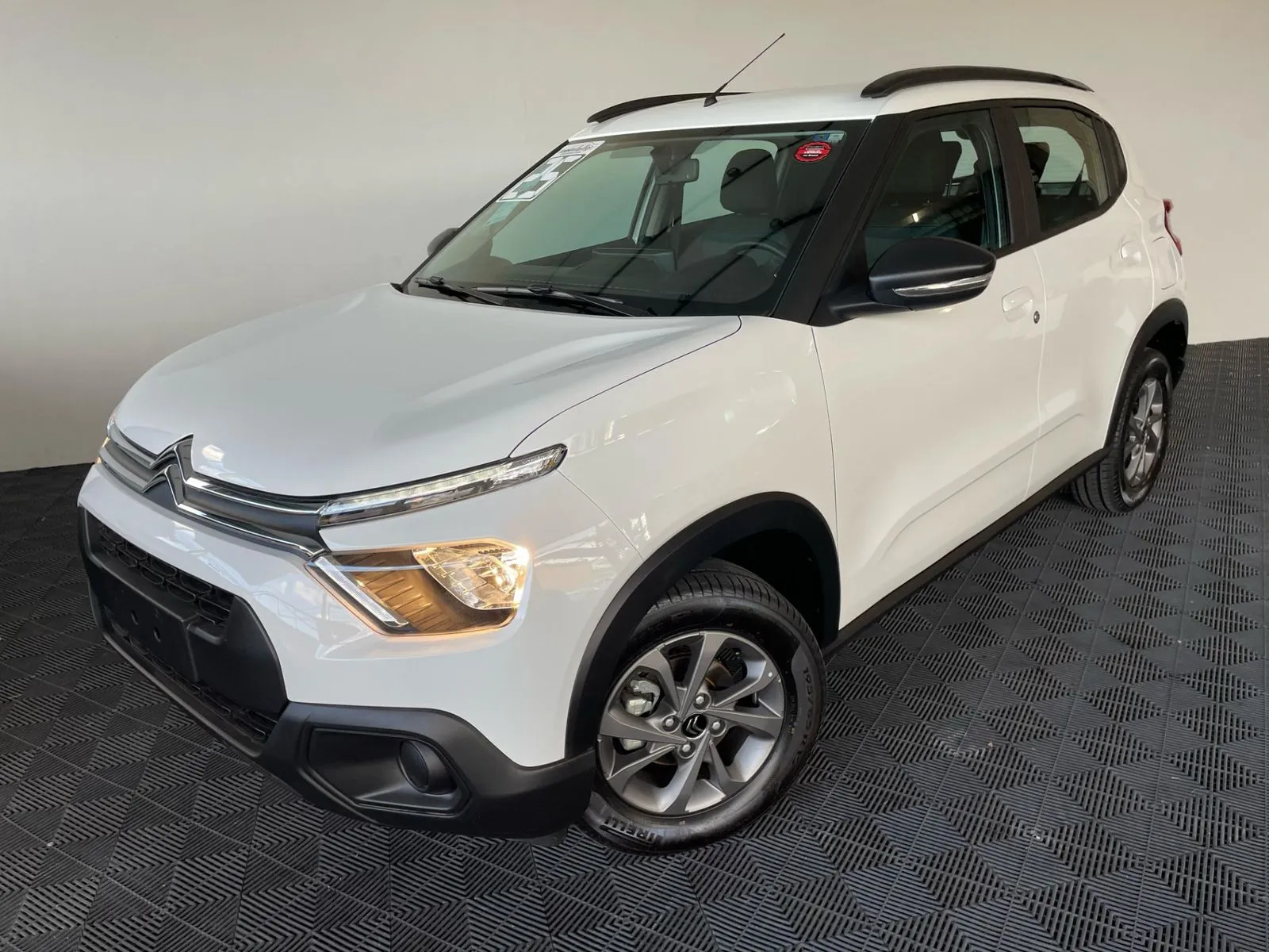 Citroën C3 Feel 1.0 Flex 6v 5p Mec. 2024/2025