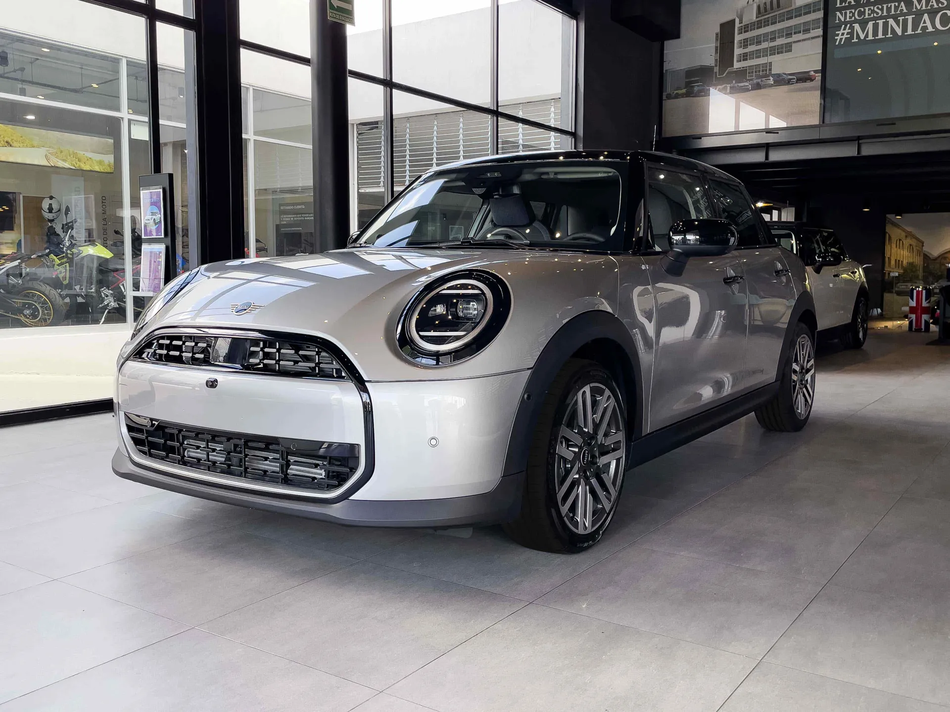 Mini Cooper 1.5 C At 5p