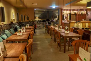 Mira diferentes tipos de mesa para restaurante para cada necesidad.