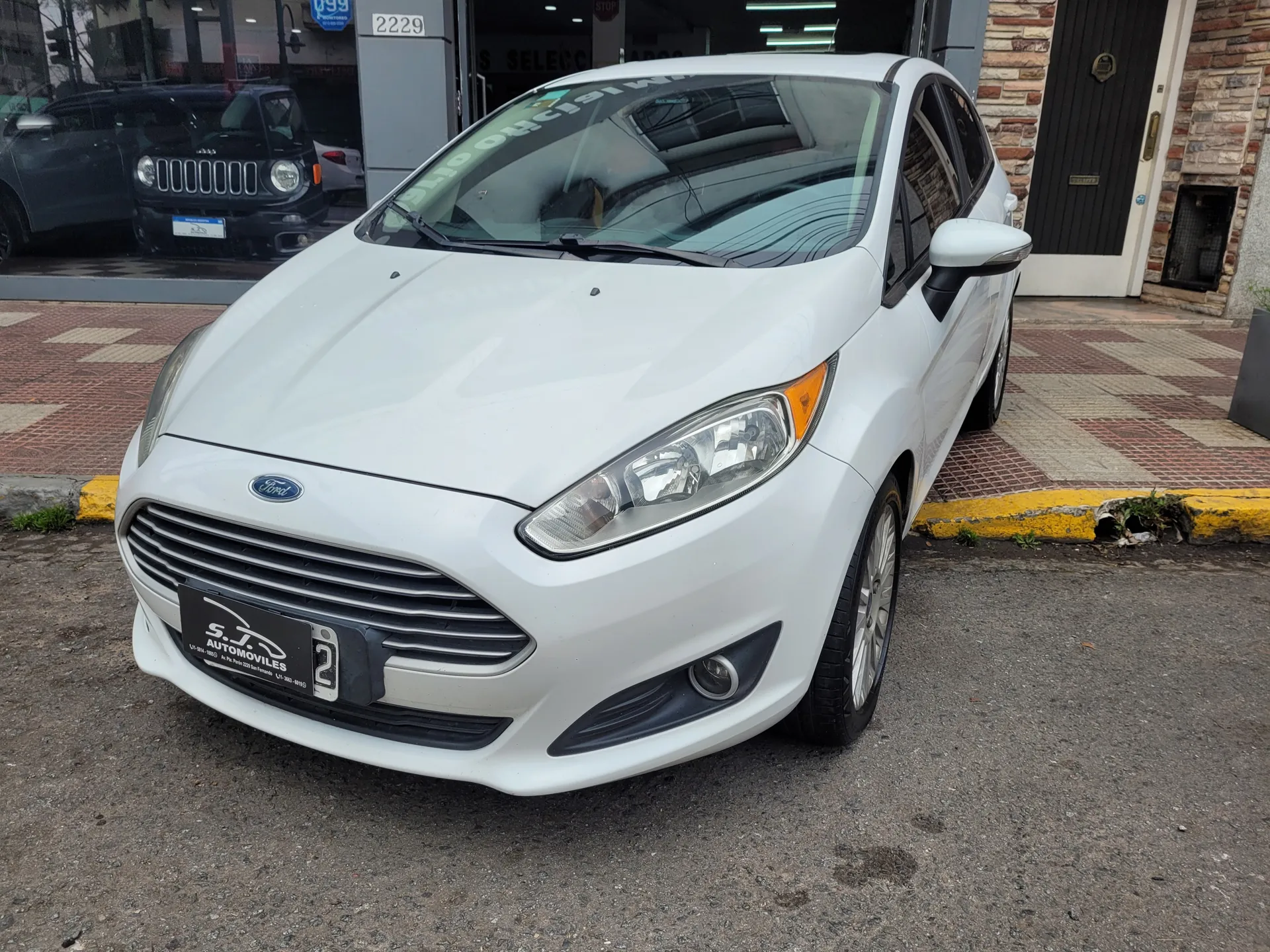 Ford Fiesta Kinetic Se Plus C/techo 2013