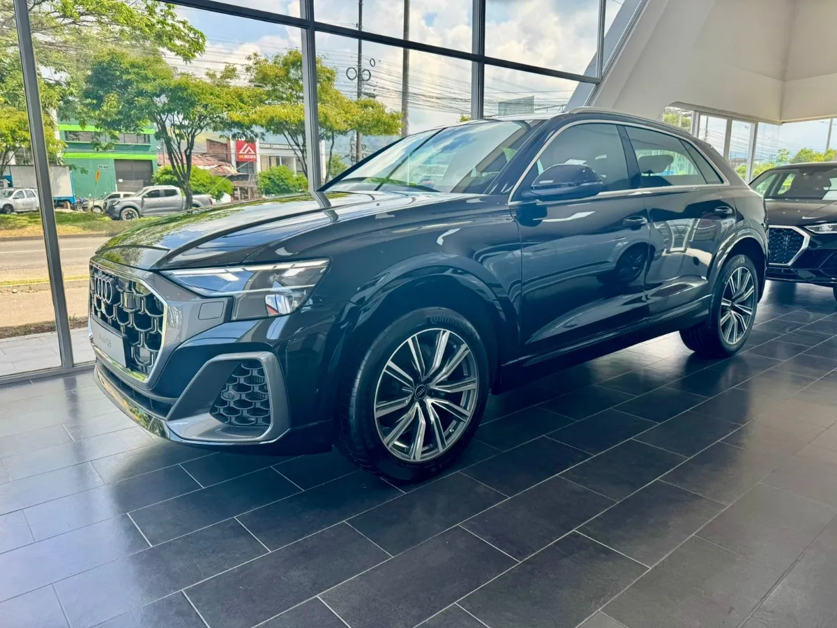 Audi Q8  S Line