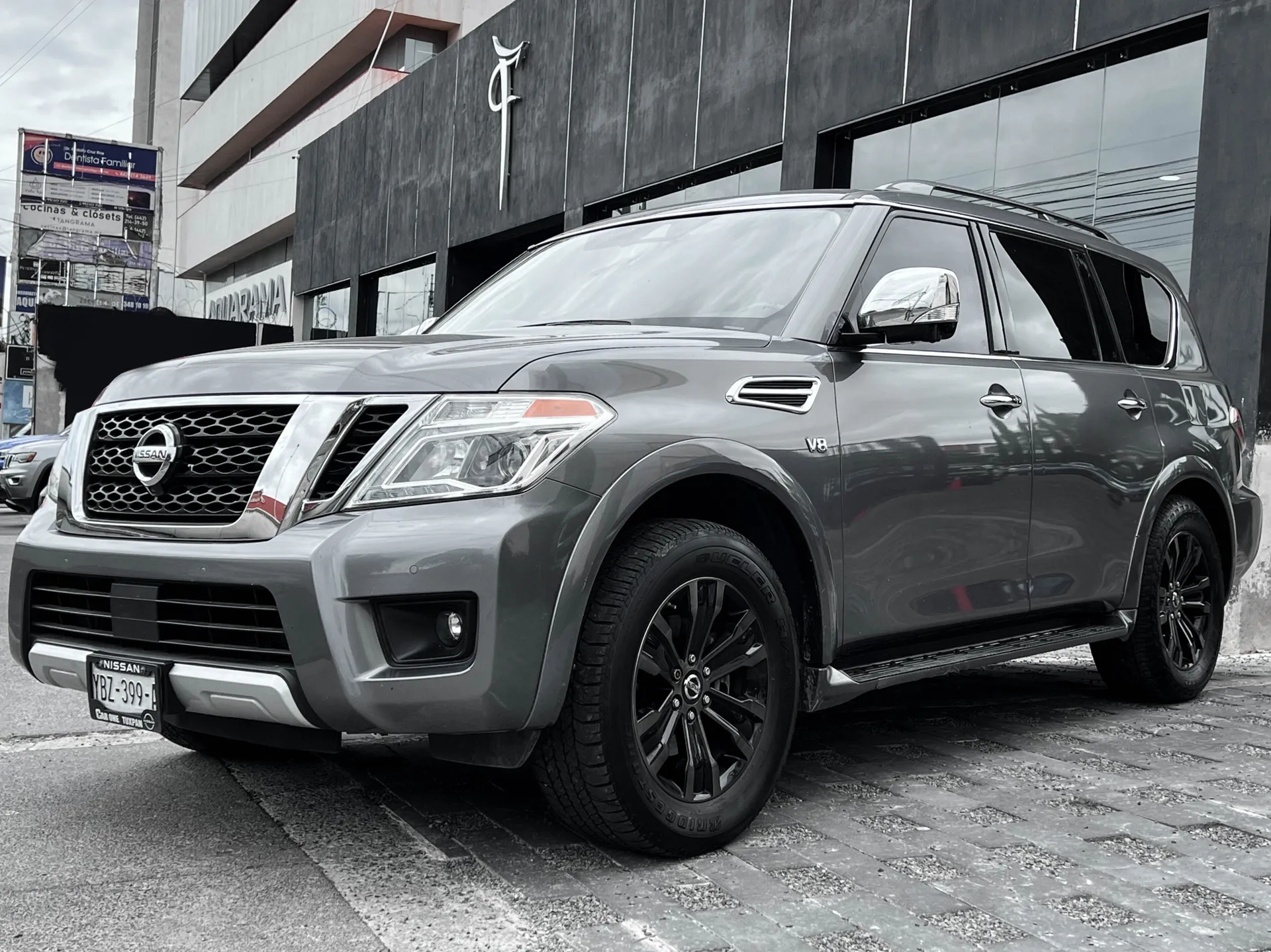 Nissan Armada 5.6l At